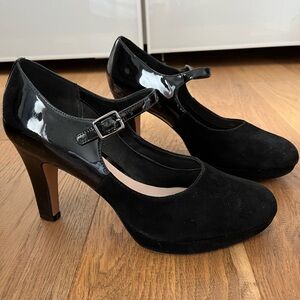 Clarks Black Mary Jane Pumps